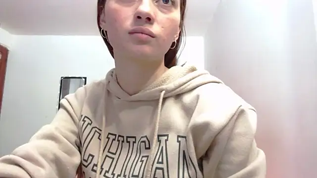 holy juli online show from March 19, 4:50 am