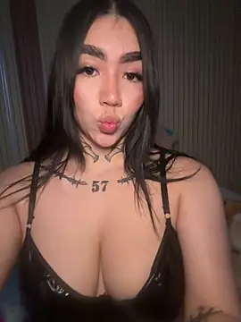 Nickiiiii online show from February 3, 6:22 am