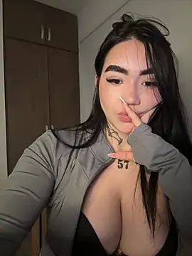 Nickiiiii online show from March 15, 8:05 am