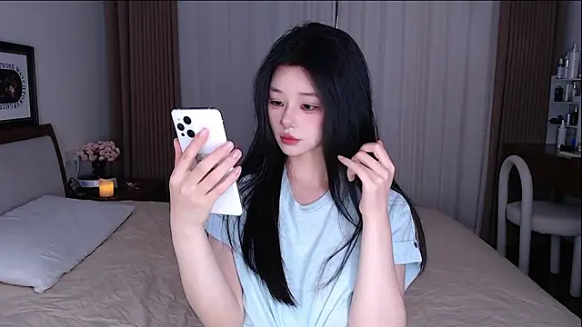 sweateanv  online show from May 15, 9:45 am