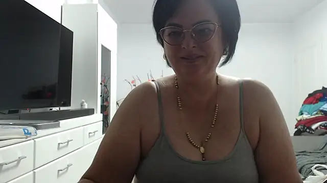 Amandamuller1982 online show from September 14, 9:45 pm