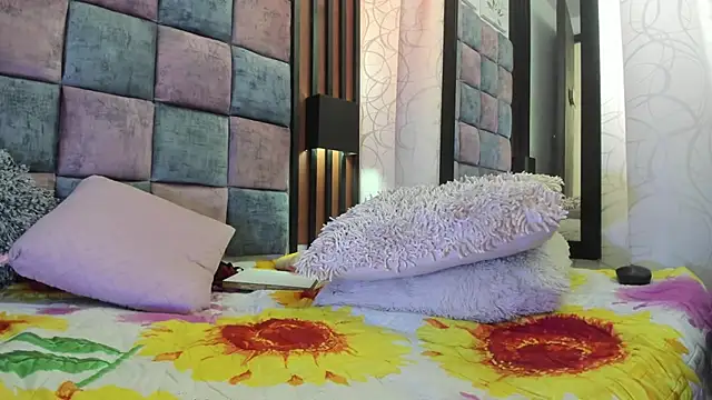 Saraa-restrepo online show from September 17, 7:01 pm