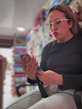 VIOLETA-25  online show from February 11, 9:05 pm