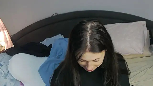 Mia Lovi online show from March 16, 4:00 pm