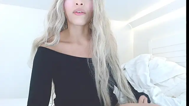 liadivina online show from November 19, 12:54 am