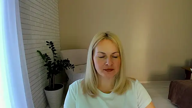 Alicee Gracee online show from February 11, 11:23 am