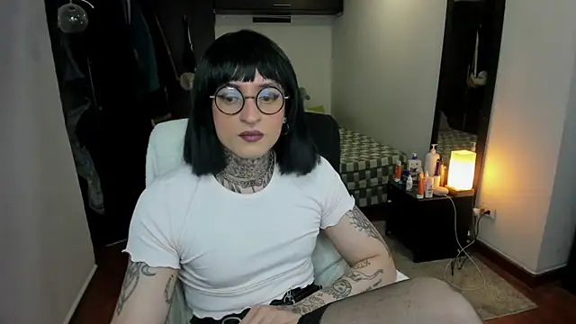 ShiiraVelkor online show from September 13, 10:12 am