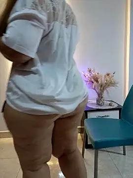 SluttyMilf79 online show from March 2, 4:23 am