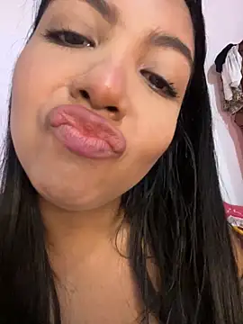 nicole fisherr online show from May 22, 1:25 am