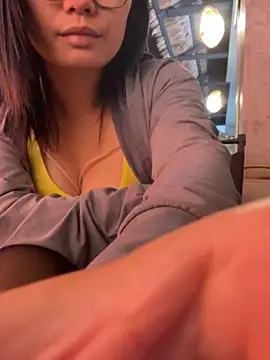 Bella0815 online show from November 3, 6:50 am