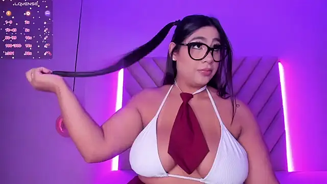 SussieRogers online show from November 3, 1:04 pm