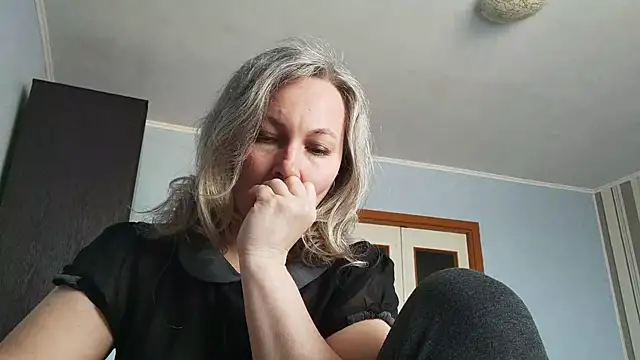 EdithManning online show from March 21, 7:57 am