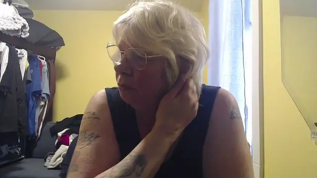 canadiancougar1965 online show from March 20, 4:34 pm