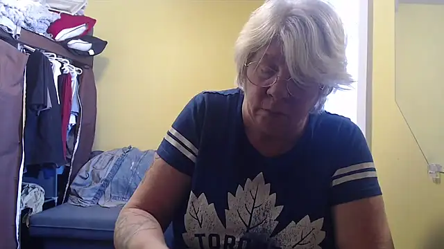 canadiancougar1965 online show from February 1, 5:12 pm