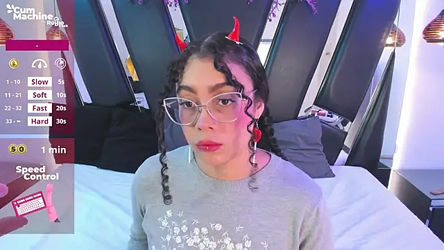 antonelllepiercee online show from January 8, 11:36 am