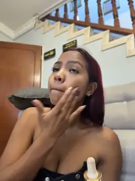 LucyLeah online show from June 4, 3:45 am