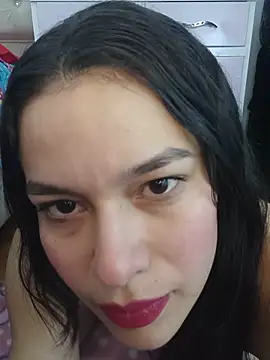 CorinaSmith28 online show from June 11, 8:38 pm