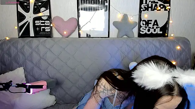 KittiMissi online show from November 27, 3:04 pm