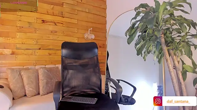 maddy cooper  online show from December 2, 7:38 pm