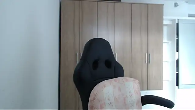 RoxanaLove9 online show from November 25, 8:42 pm