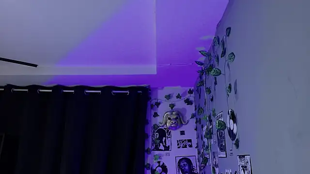 yulianademond66 online show from April 22, 2:14 pm