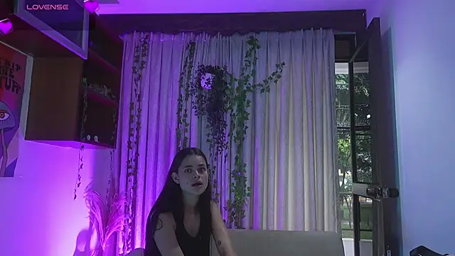 HannaRhodes online show from March 12, 2:31 pm