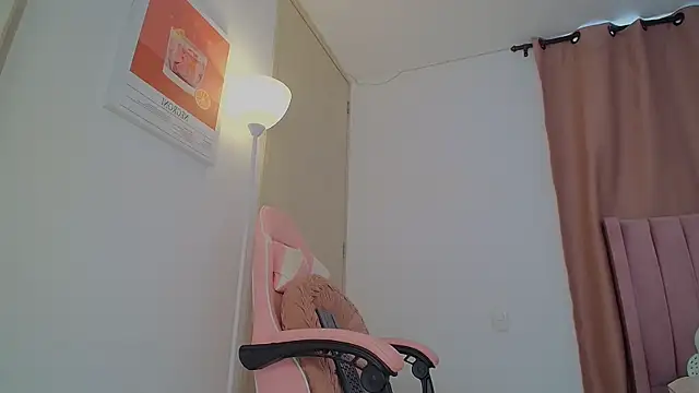 emmily forev3r online show from October 14, 8:00 pm