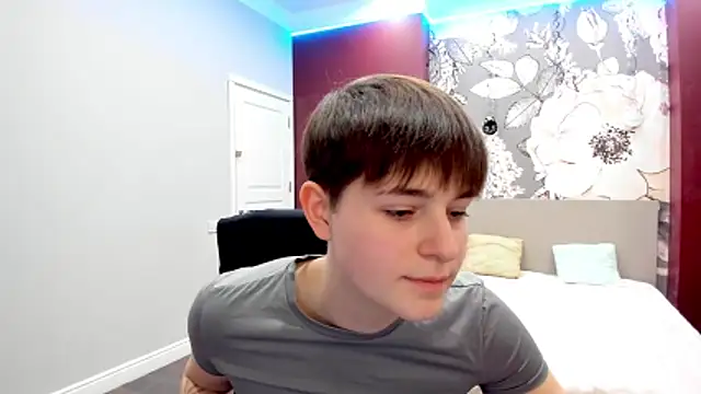 EmiliaYours online show from February 16, 3:34 pm