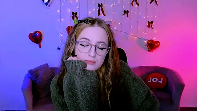 luna berryy online show from March 17, 8:02 pm