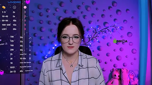 luna berryy online show from December 20, 8:24 pm