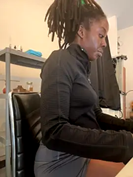 choclatepeaach online show from November 20, 7:15 pm