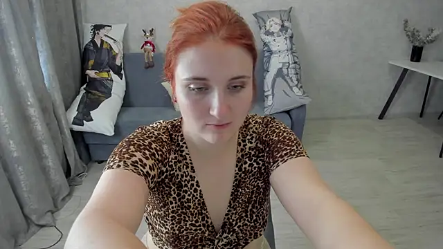 Miss Elsa  online show from May 9, 11:01 am