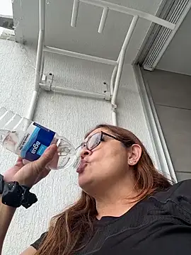 AntonellaAlondra4 online show from April 1, 10:40 pm