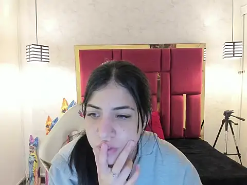 Violet m online show from September 12, 11:39 am