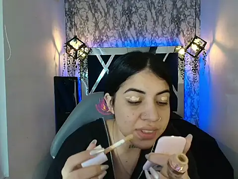 Violet m online show from November 24, 11:45 am