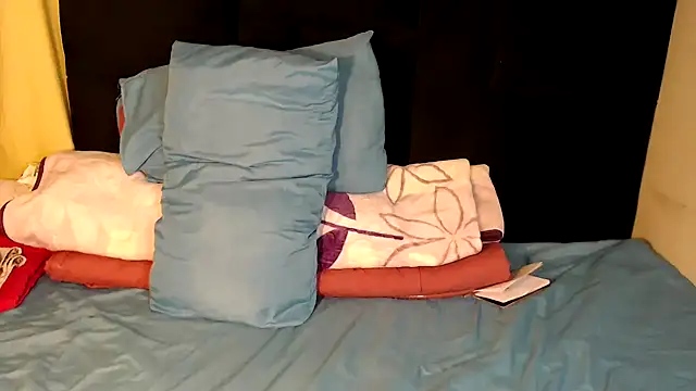 Busty-Londie online show from February 2, 7:35 pm