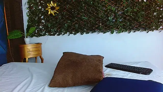 EstrellaRuizz online show from September 23, 9:40 am