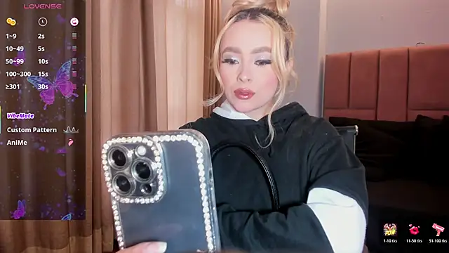 miacarperr1 online show from April 11, 9:07 pm