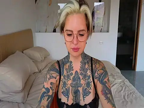 Alexandersonxo online show from April 11, 2:06 am