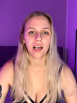 lunawolf21 online show from October 20, 6:49 am