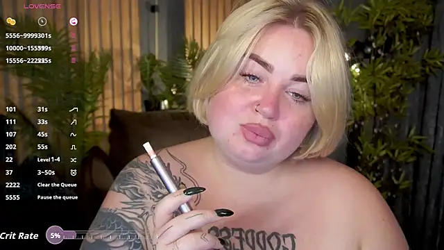 ZaraReignn online show from October 4, 7:18 pm