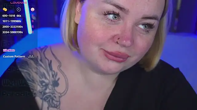 ZaraReignn online show from December 16, 8:37 pm