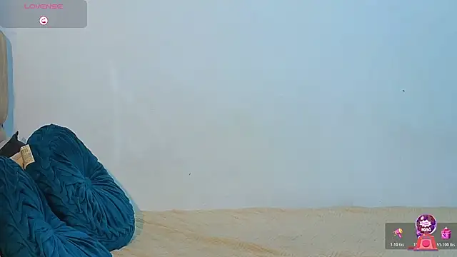 KloheCurvy online show from November 14, 3:56 pm