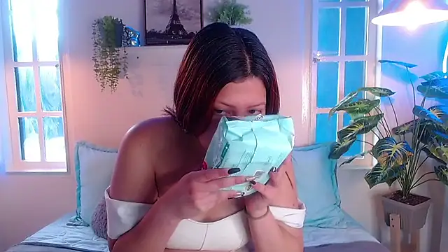 ShyVibes  online show from September 14, 7:45 pm