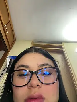 alissonfernandez  online show from March 25, 10:29 am