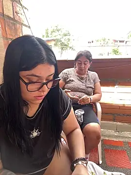 alissonfernandez  online show from October 17, 4:21 pm