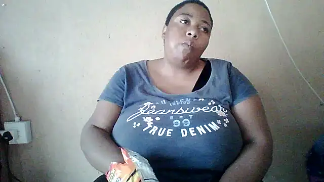 bustyboobs6 online show from March 22, 10:43 am