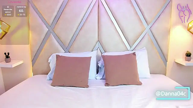 DannaCouper online show from September 11, 11:32 am