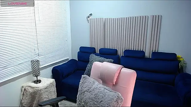 Kate Laurence  online show from November 14, 3:39 am