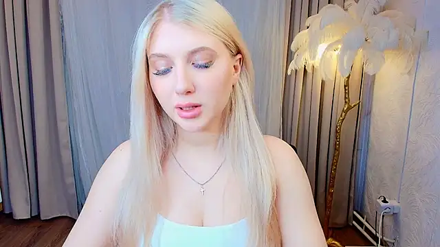 Evacadooo online show from February 19, 2:44 am